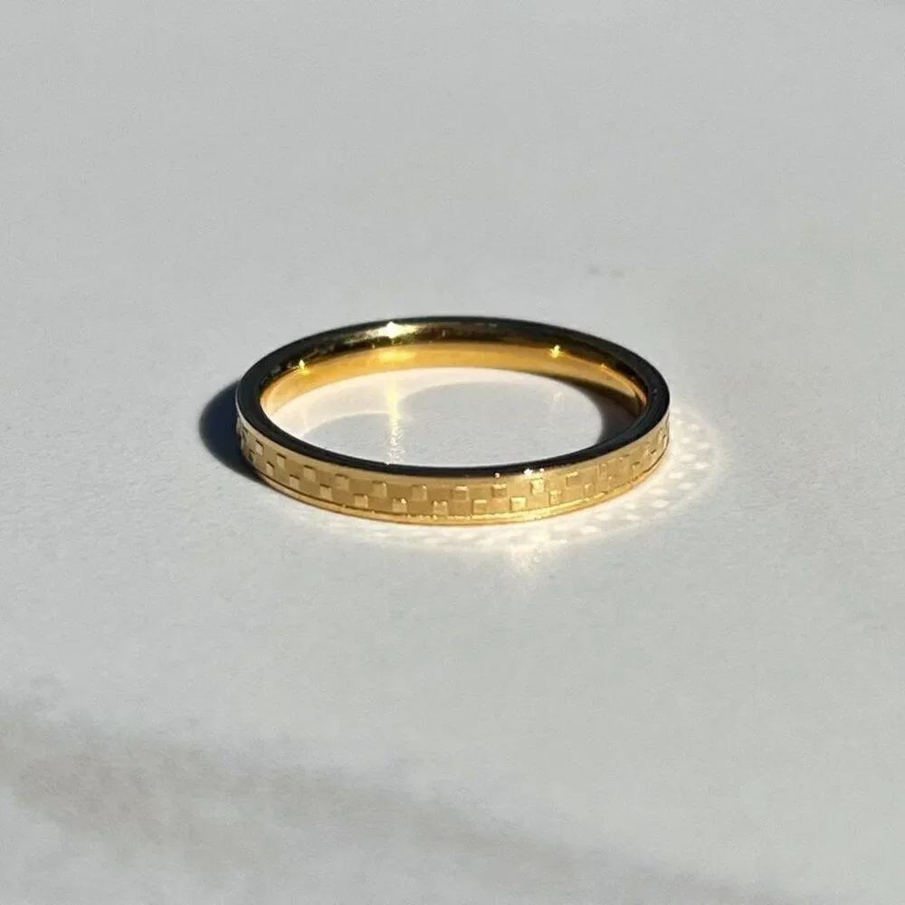 New! “Mia” Dainty Checkered Gold Ring